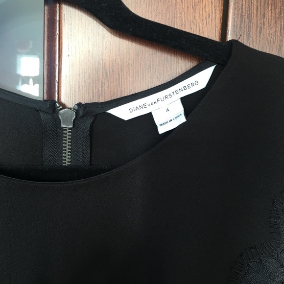 Gorgeous lace DVF little black dress - Picture 3 of 5